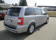 Chrysler Town & Country 4