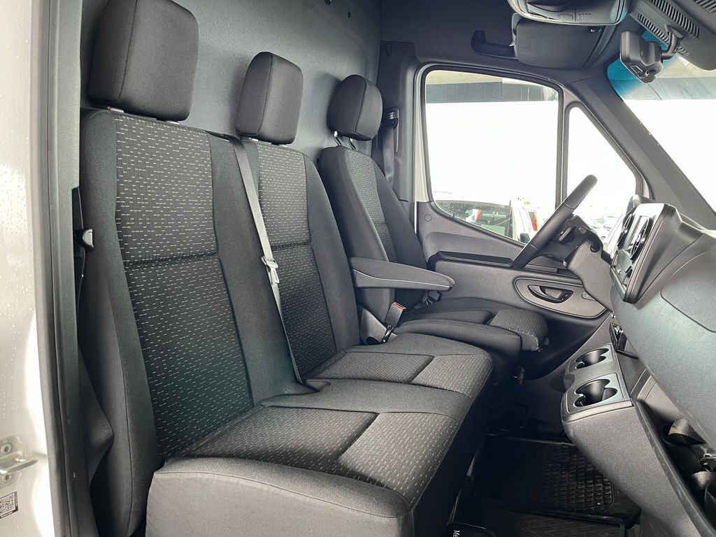 Mercedes-Benz Sprinter 22