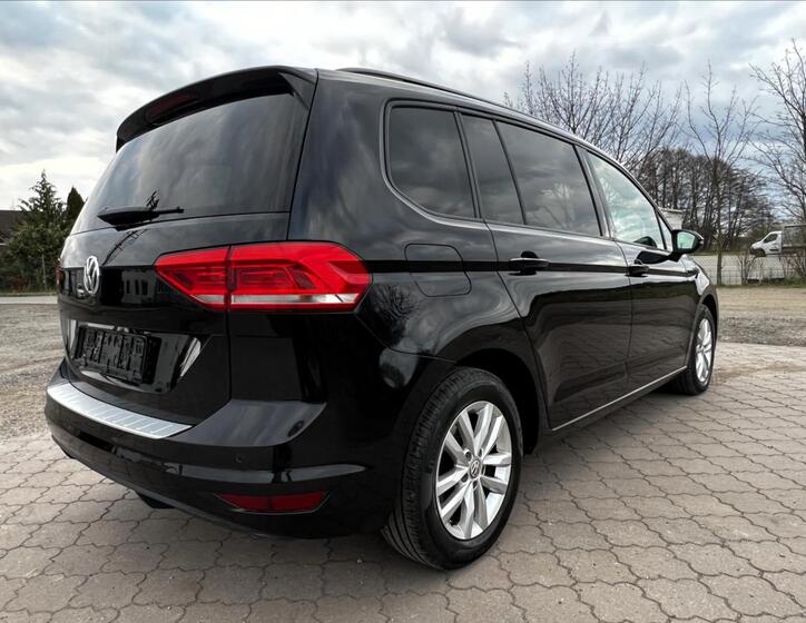 Volkswagen Touran 8