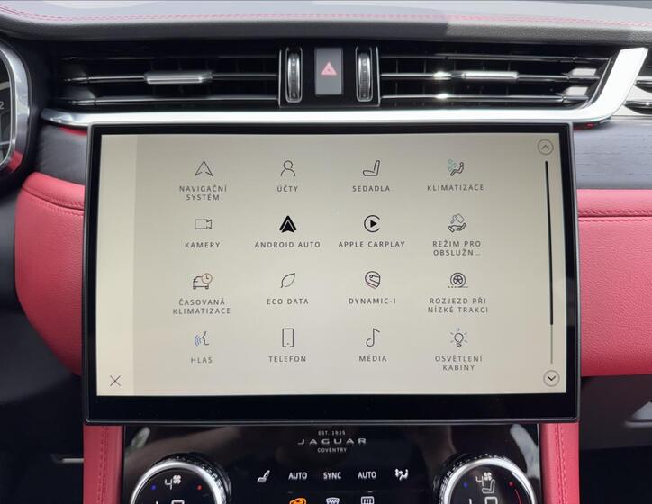 Jaguar F-Pace 13