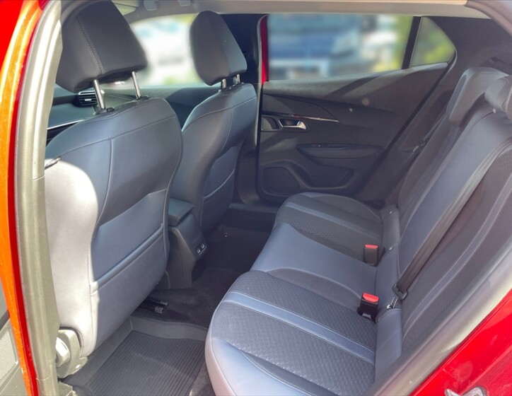 Peugeot 2008 8