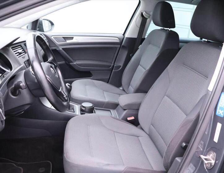 Volkswagen Golf 11