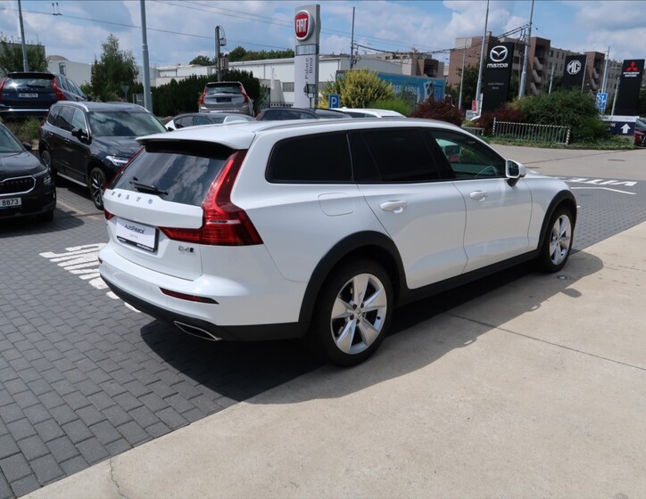 Volvo V60 5