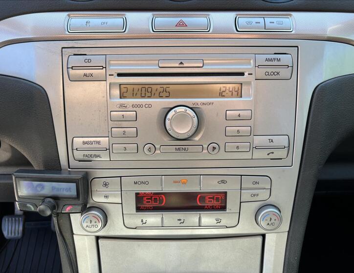 Ford Galaxy 17