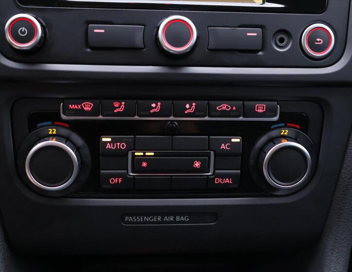 Volkswagen Golf 24