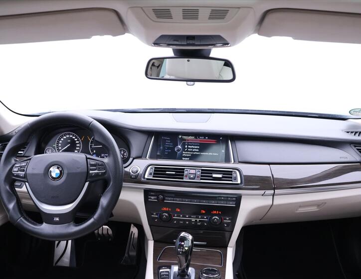 BMW Řada 7 33