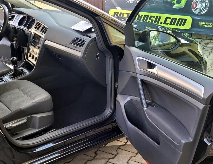 Volkswagen Golf 27