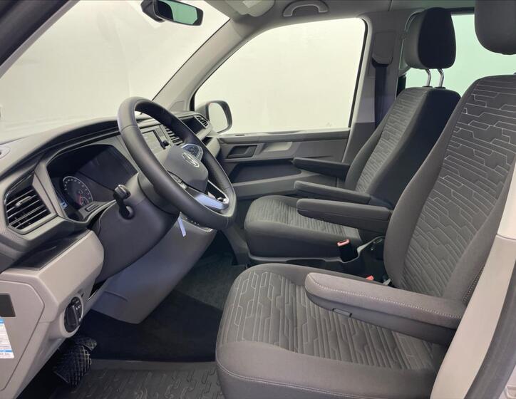 Volkswagen Caravelle 8