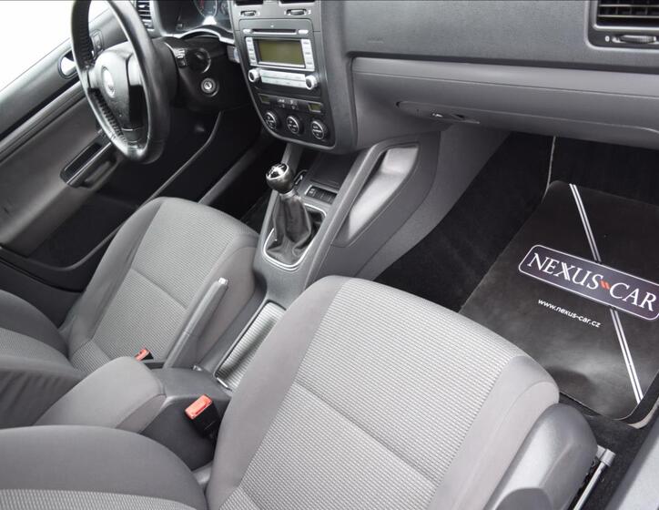 Volkswagen Golf 23