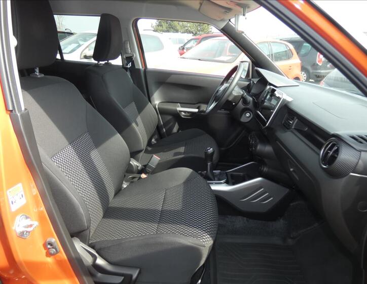 Suzuki Ignis 10