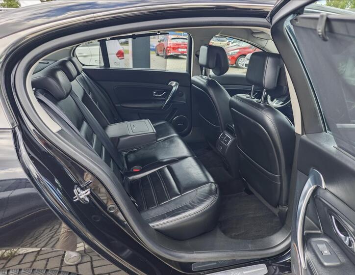 Renault Latitude 13