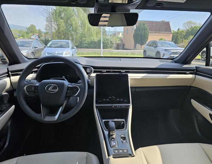 Lexus LBX 5