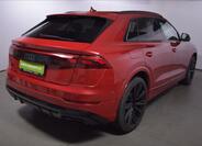 Audi Q8 4