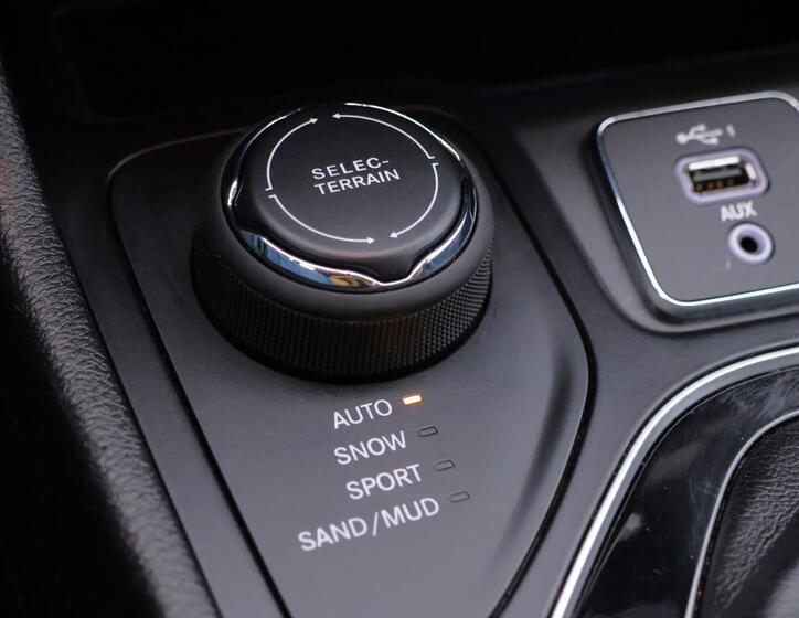 Jeep Cherokee 32