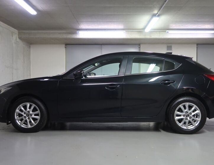 Mazda 3 8