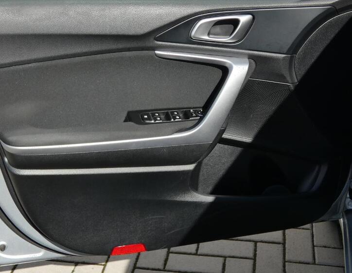 KIA Ceed 8