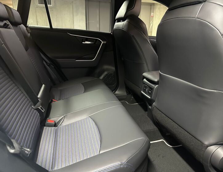 Toyota RAV4 12