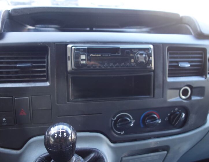 Ford Transit 28