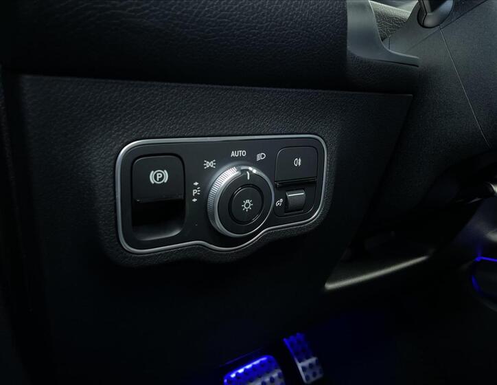 Mercedes-Benz GLB 11