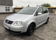 Volkswagen Touran 1