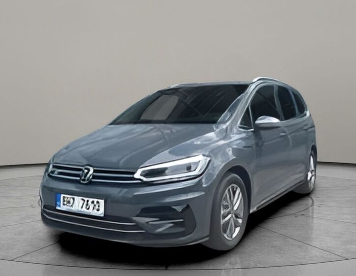 Volkswagen Touran 1