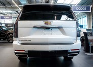 Cadillac Escalade 4