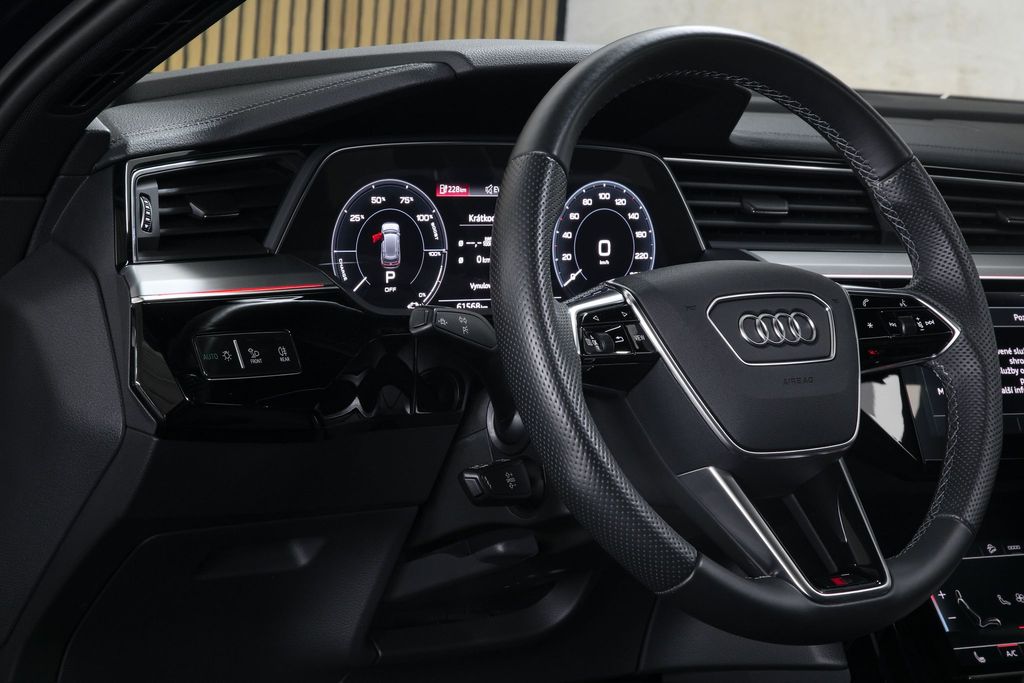Audi e-tron