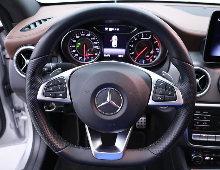 Mercedes-Benz CLA 22