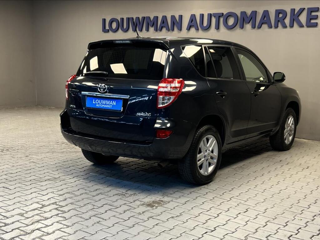 Toyota RAV4 2