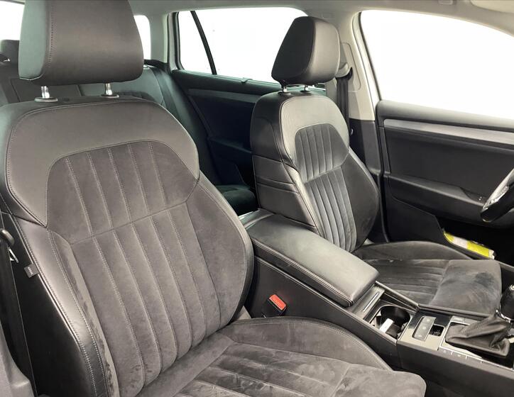 Škoda Superb 8