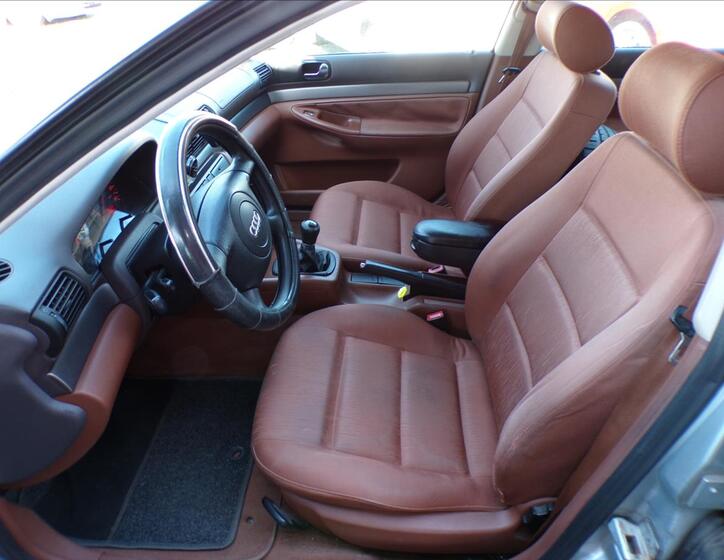 Audi A4 10