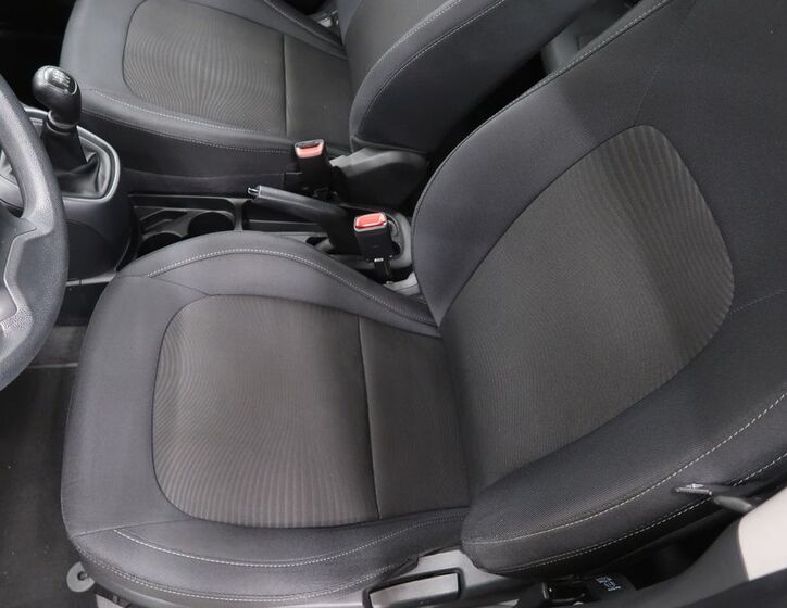 Hyundai i10 9
