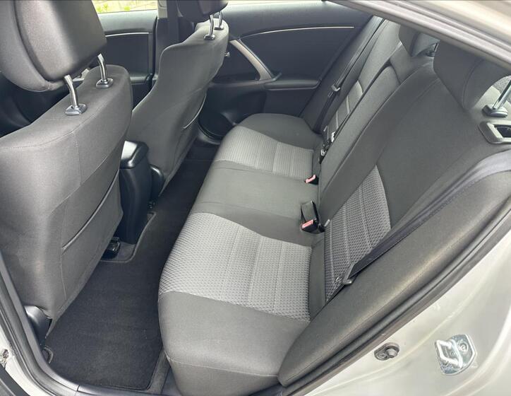 Toyota Avensis 13