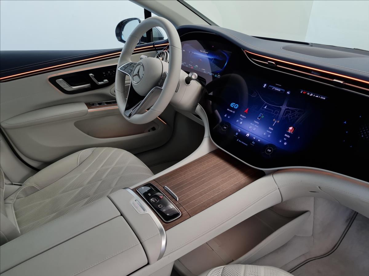 Mercedes-Benz EQS
