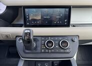 Land Rover Defender 15