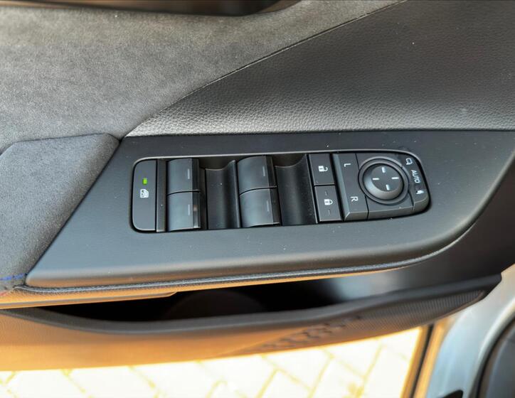 Toyota C-HR 14