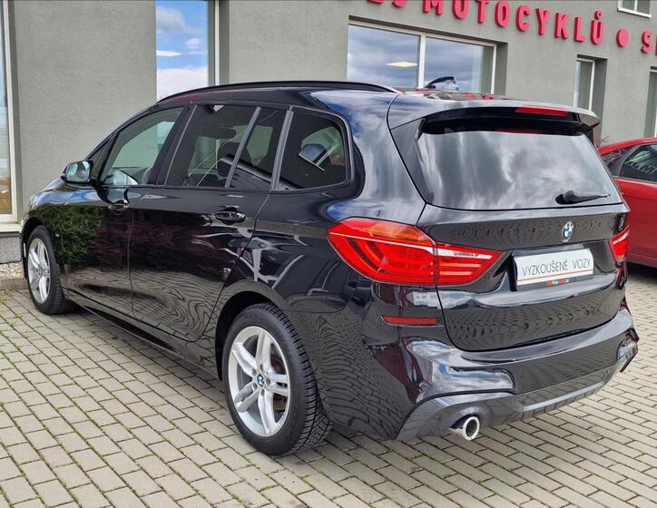 BMW Řada 2 8