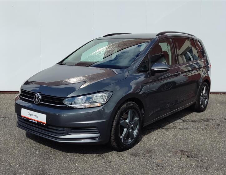 Volkswagen Touran 1