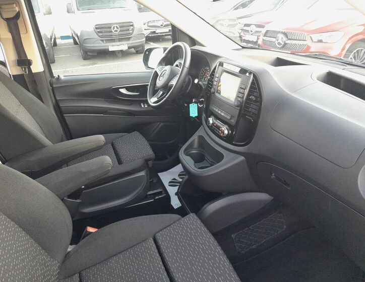 Mercedes-Benz Vito 12