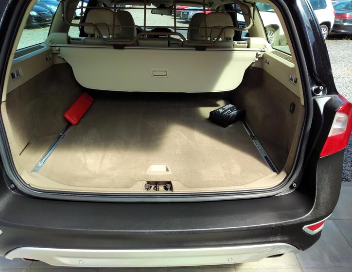 Volvo XC70 15