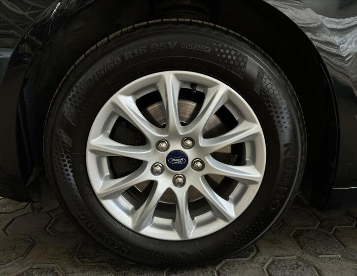 Ford Mondeo 38