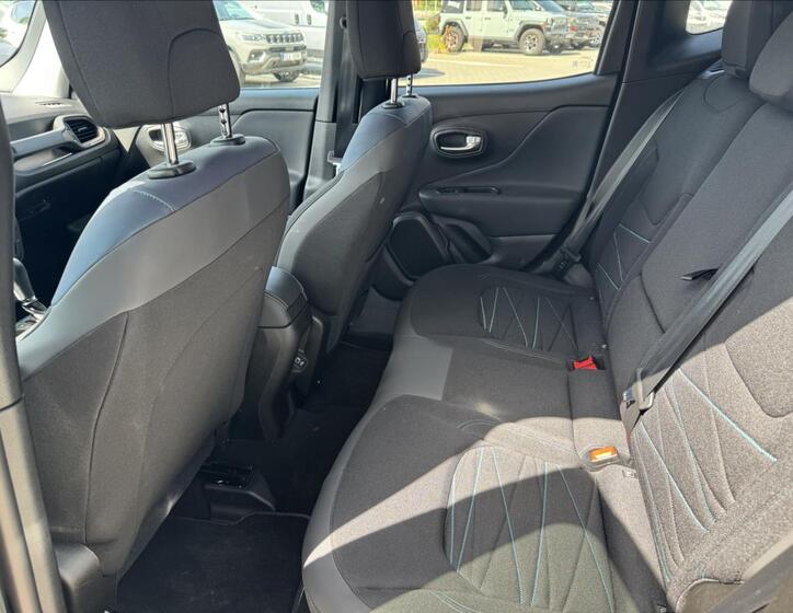 Jeep Renegade 10