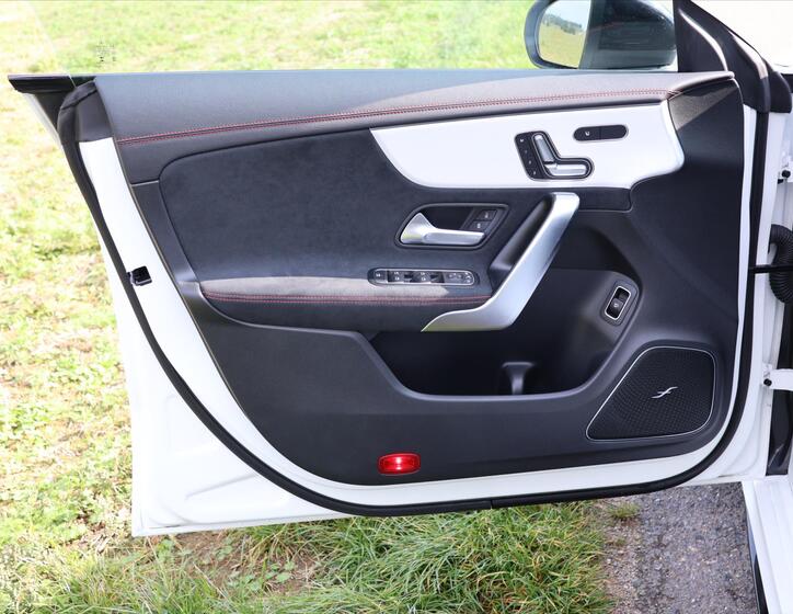 Mercedes-Benz CLA 11