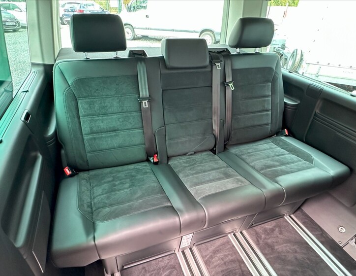 Volkswagen Multivan 15