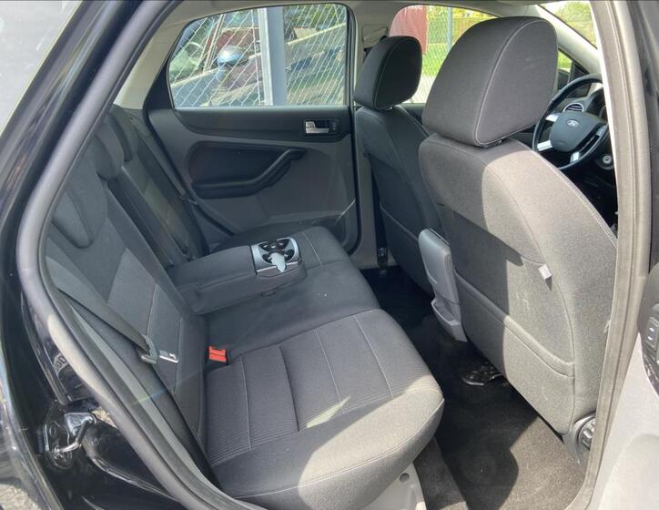 Ford Focus 25
