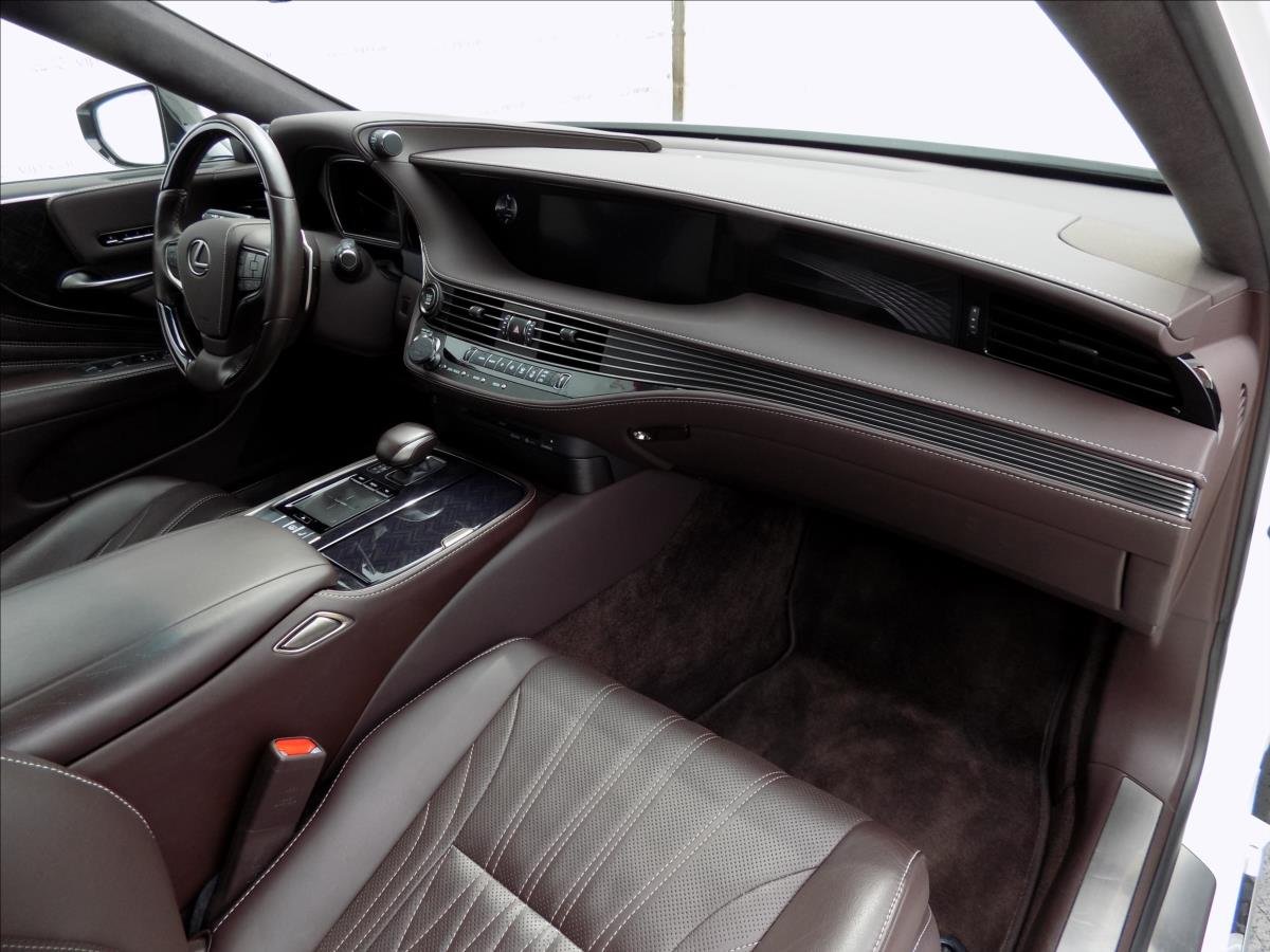 Lexus LS 500