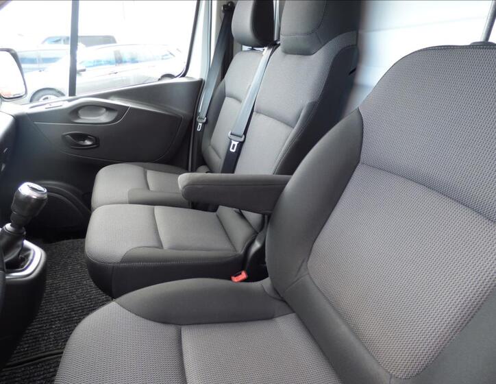 Renault Trafic 29