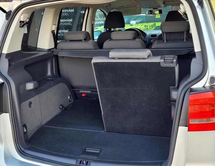 Volkswagen Touran 12