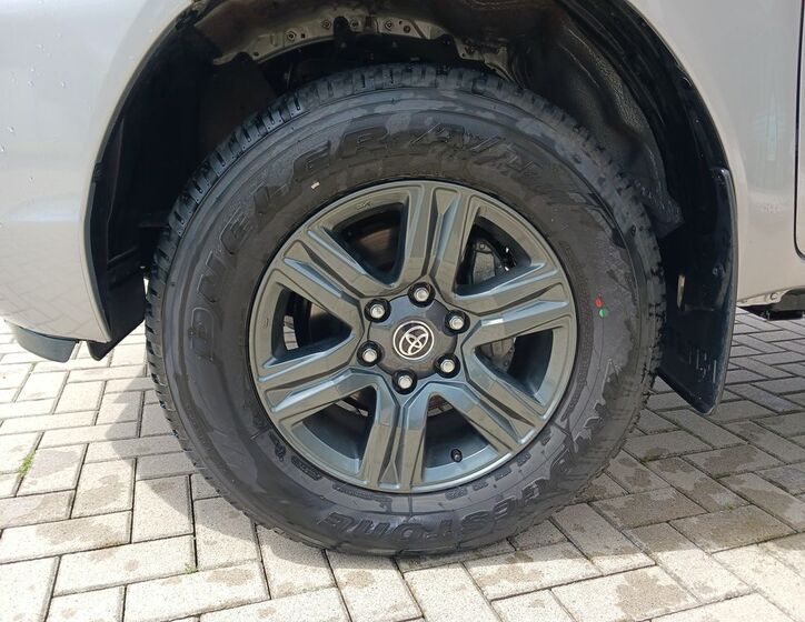 Toyota Hilux 30