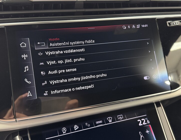 Audi Q8 24